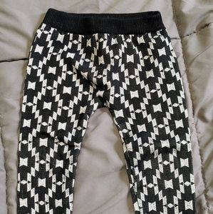 Black & white patterned stretchy pants